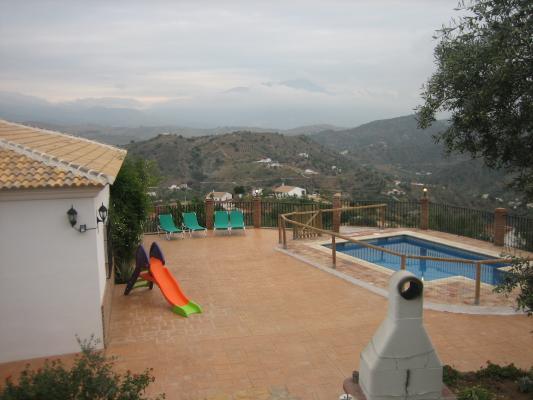 Photo n°1 location Gîte de vacances à COMARES (annonce réf. M1309900)