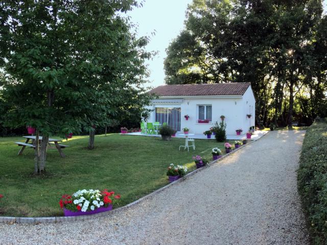 Photo n°1 location Maison de vacances à JONZAC (annonce réf. C2311700)