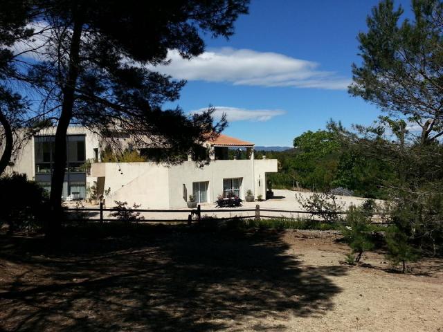 Photo n°1 location Appartement de vacances à ROGNES (annonce réf. C2411300)