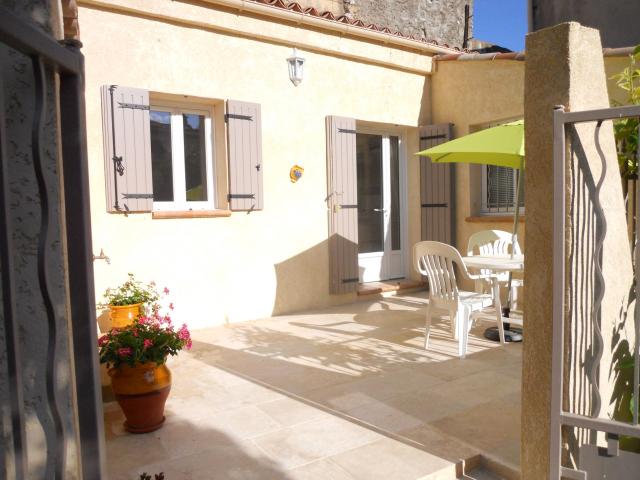 Photo n°1 location Appartement de vacances à COLLIAS (annonce réf. C1973000)