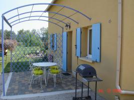 Photo n°1 location Gîte de vacances à MALLEMORT (annonce réf. C1081300)